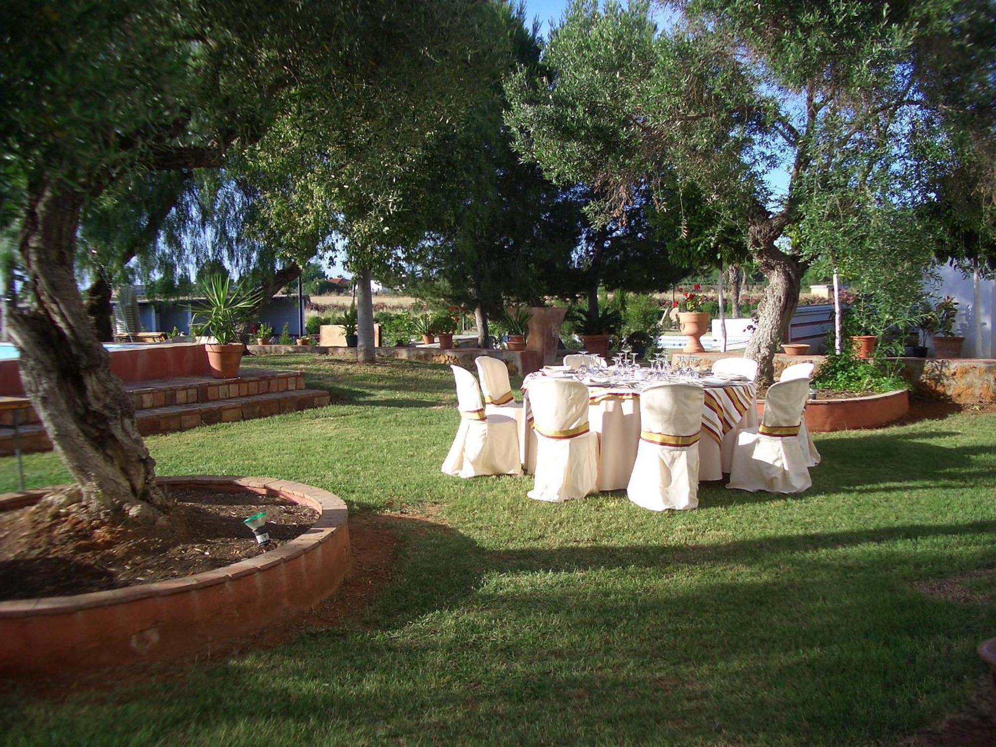 Hacienda Los Jinetes การ์โมนา ภายนอก รูปภาพ