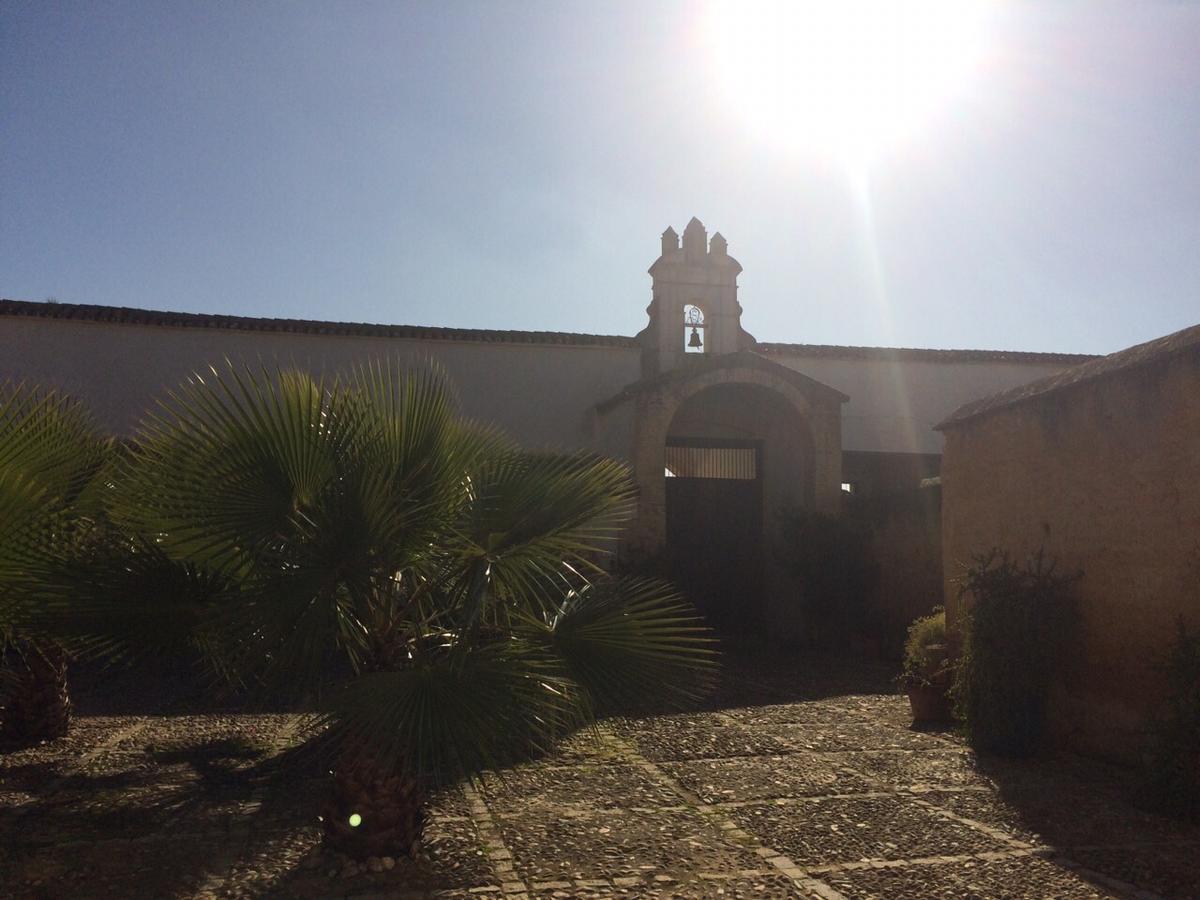 Hacienda Los Jinetes การ์โมนา ภายนอก รูปภาพ